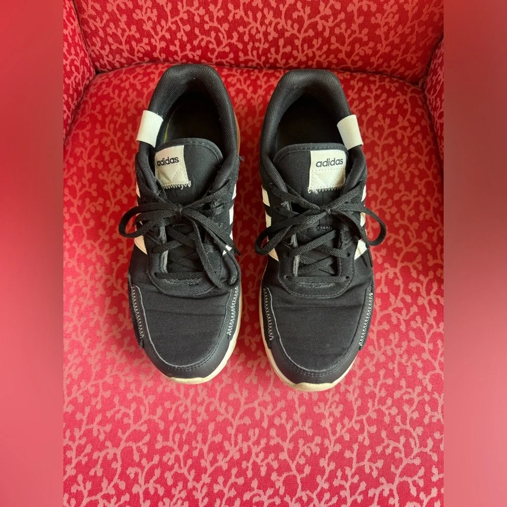 Adidas Original Classic Sneakers, Black & White, Size 8.5 - Picture 5 of 9